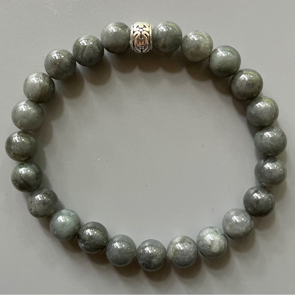 Black Labradorite Handcrafted Bead Bracelet - Picture 5 of 6